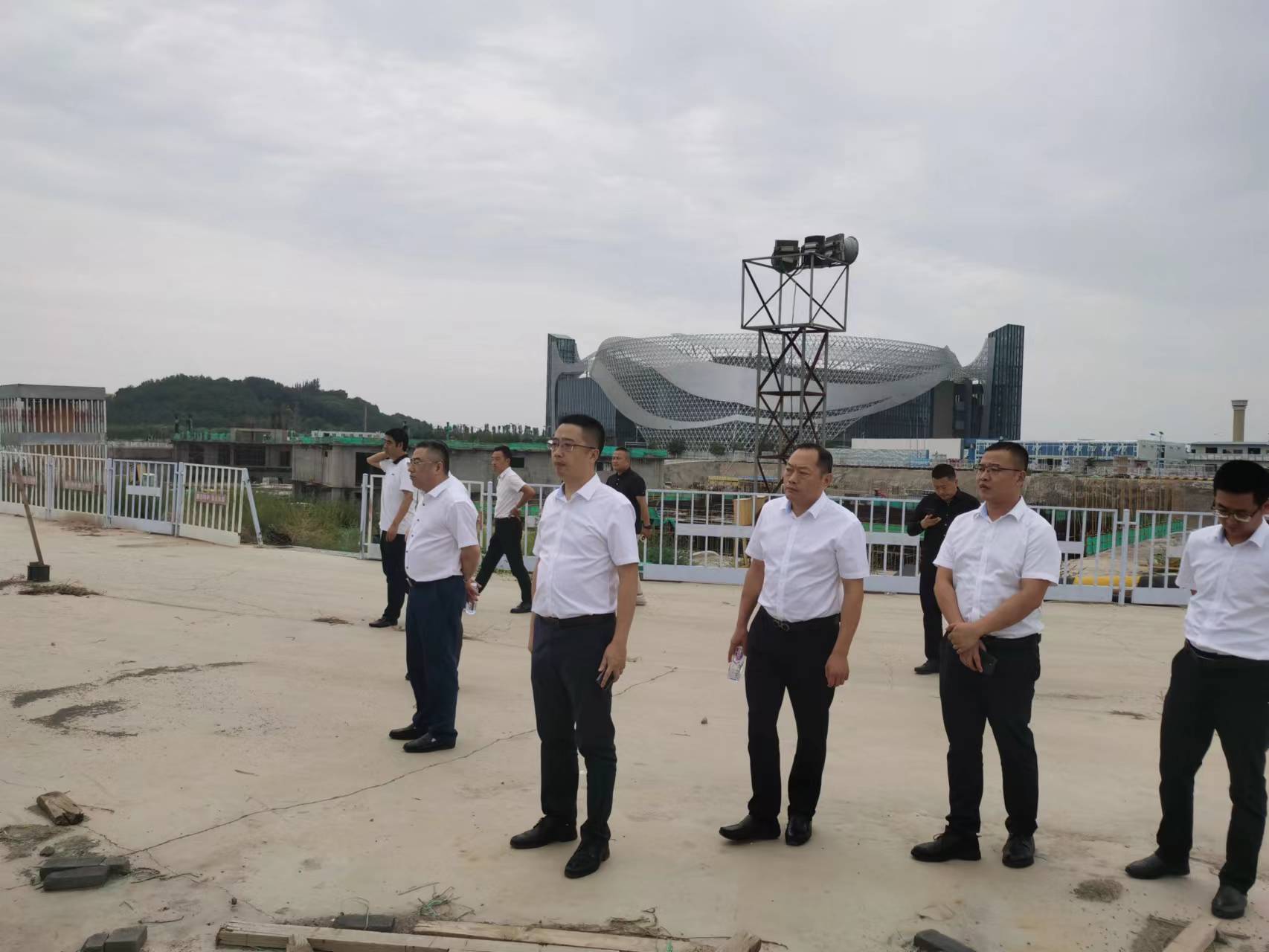 羅驥到銀川洽談合作并指導(dǎo)項目工作